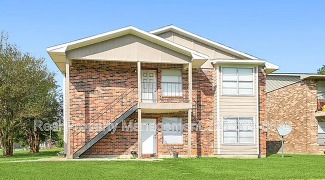 Building Photo - 1005 Shilo St