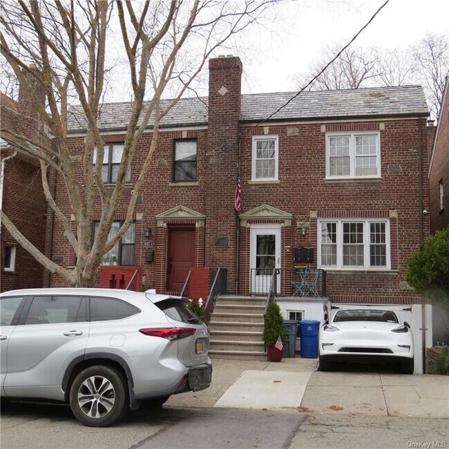 Building Photo - 6029 Delafield Ave