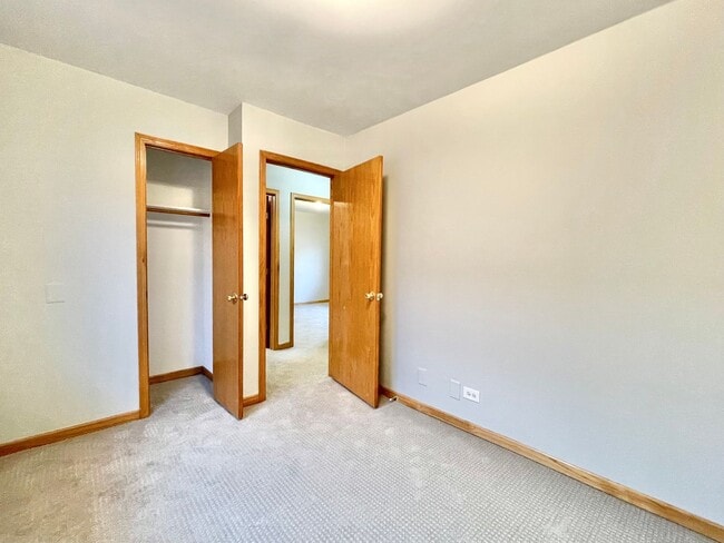 Building Photo - 3162 S Throop St