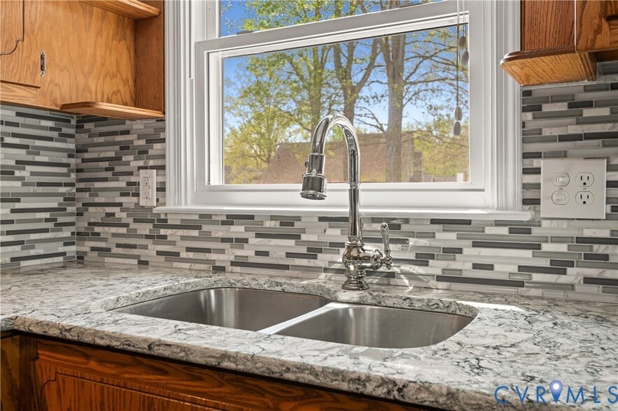 Building Photo - 7156 Birchwood Cir