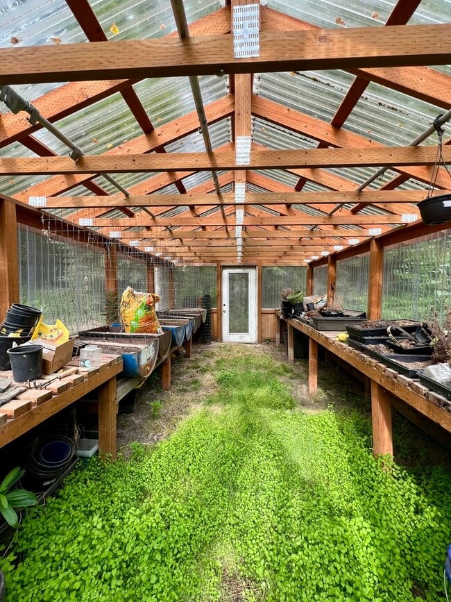Building Photo - Charming 3-Bedroom Home on 5.84 Acres – Pe...