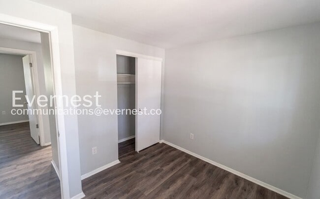 Building Photo - 5042 Bentler Dr