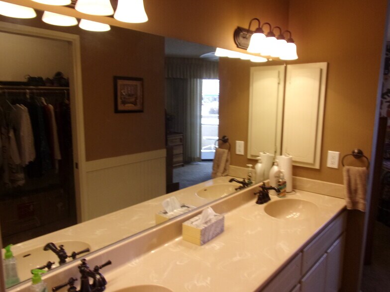 Building Photo - 1611 AZ-95