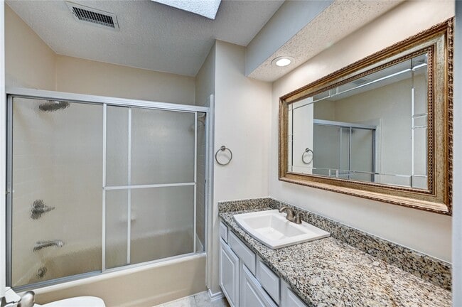Building Photo - 921 Marine Dr