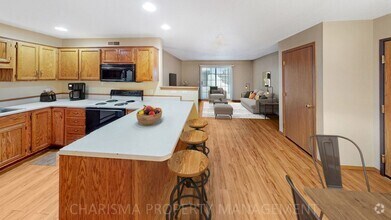 Building Photo - 2, BD IN BRANDON, JUST MINUTES FROM SF. CE...
