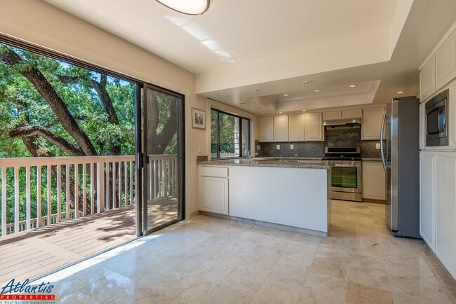Building Photo - Beautiful Los Gatos Home | Remodeled | Ama...