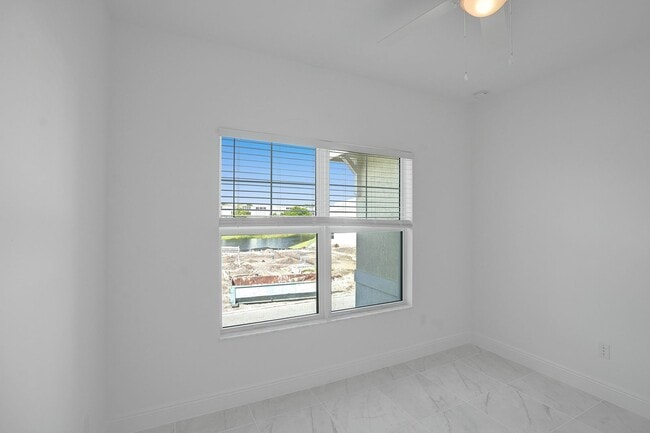 Building Photo - Gorgeous Brand New 3 Bedroom 2 Bath (2-story) Townhouse in Deerfield Beach
