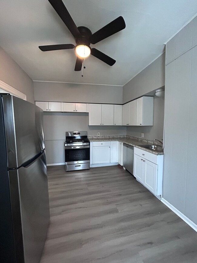 Building Photo - vin4033