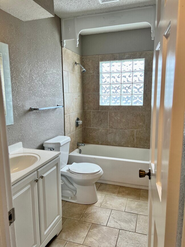 Hall Bathroom - 2342 S Crysler Ave