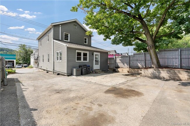 Building Photo - 204 Saw Mill River Rd