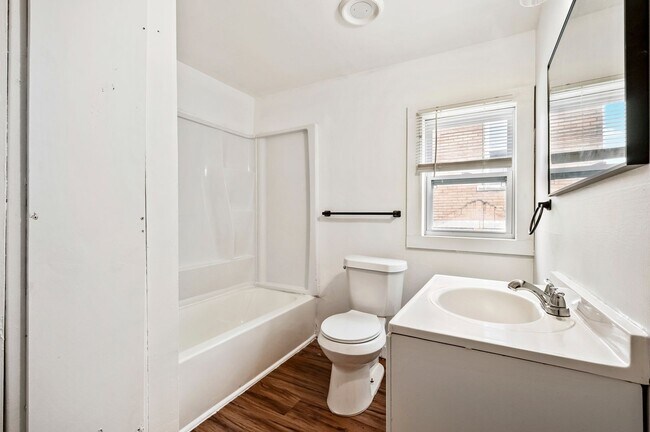 Building Photo - 921 15th St