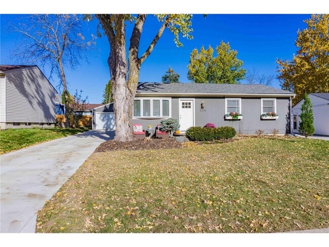 Building Photo - 112514 E Washington Ln