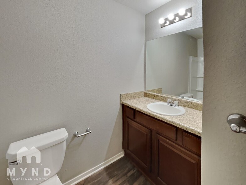 Building Photo - 9176 Pleasant Valley Dr