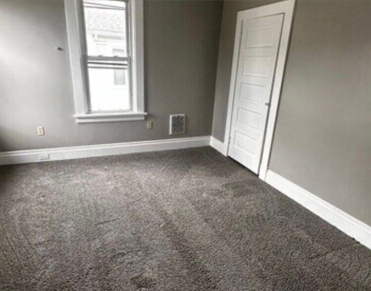 Building Photo - 1100 10th St