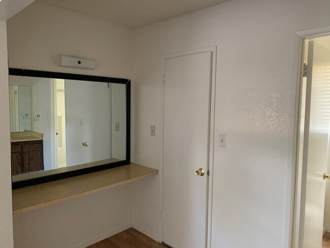 Building Photo - 2624 Kilcarey Ct