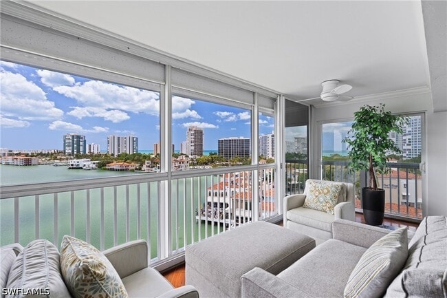 Building Photo - 250 Park Shore Dr
