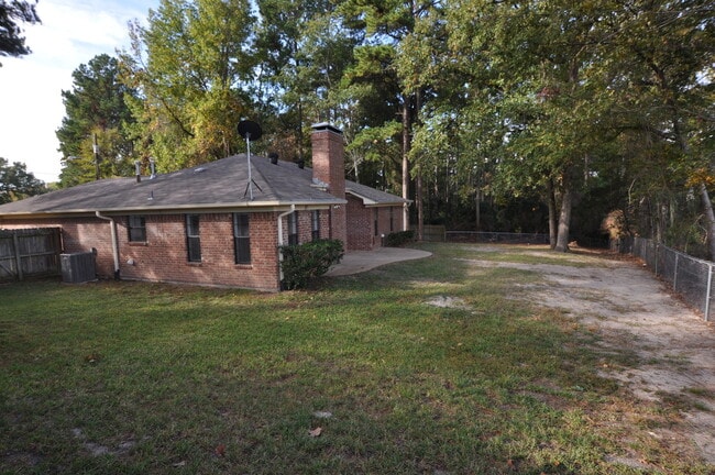 Building Photo - Coming Soon: Stunning 3 Bedroom, 2 Bathroo...