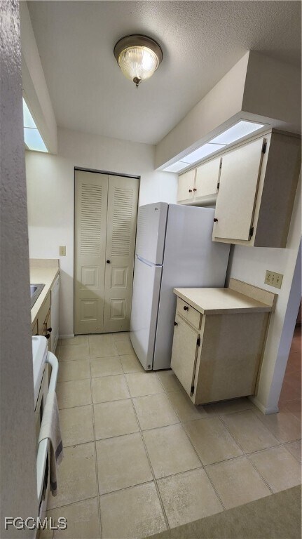 Building Photo - 8151 S Woods Cir