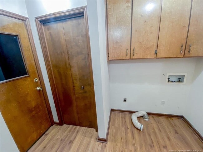 Building Photo - 207 Charmant Rd