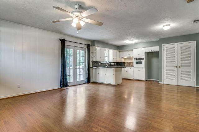 Building Photo - 3 bedroom in Dallas TX 75218