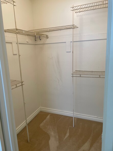 Master bedroom walk in closet - 21616 Laurelrim Dr