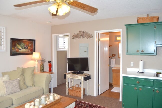 Building Photo - FULLY FURNISHED 1 BEDROOM 1 BATH COUNTRY HOME AVAILABLE ALL UTILITIES INCLUDED