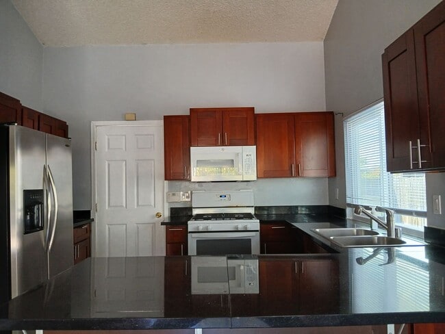 Building Photo - 400 Mokelumne Dr