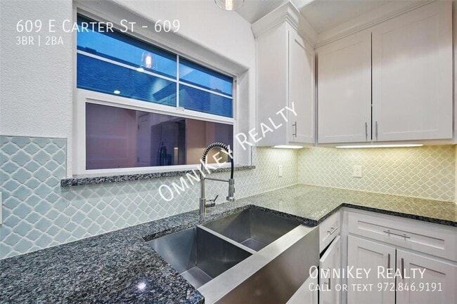 Building Photo - 609 E Carter St