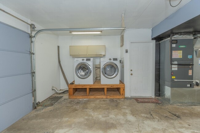 Building Photo - 5122 Woodridge Dr