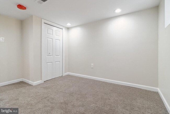 Building Photo - 912 N Milton Ave