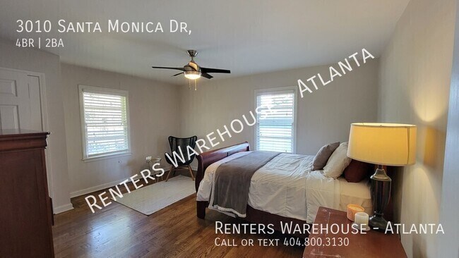 Building Photo - 3010 Santa Monica Dr