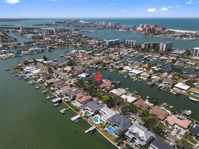 Building Photo - 668 Harbor Is