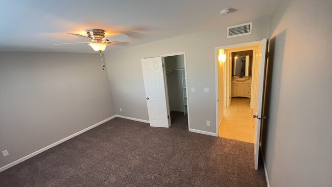 Building Photo - 2 Bedroom - 2 Bath - 1400 Sq. Ft. Home - 5...