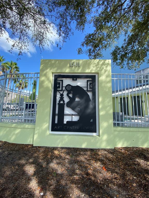 Building Photo - 1501 Doyle Carlton Dr