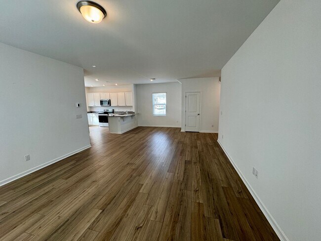 Building Photo - 4BR/2.5BA Two Car Garage in Element Park