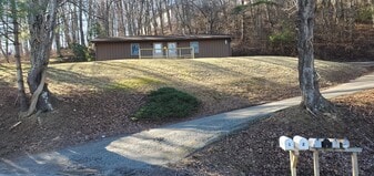 Building Photo - 303 Clint Norris Rd