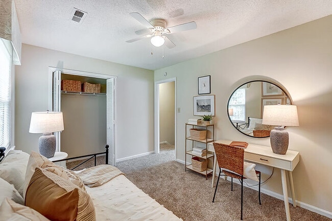 Building Photo - All-brick townhome living, minutes from it all.