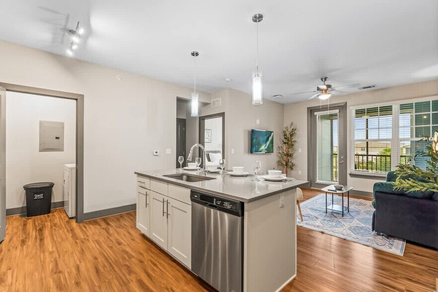 Building Photo - 9360 Vintage Hills Way