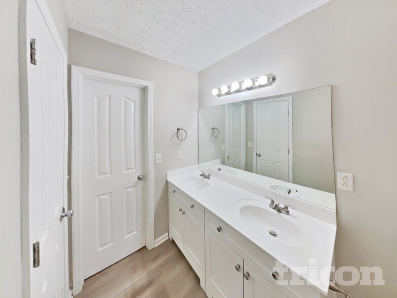 Building Photo - 1224 Ballater Dr