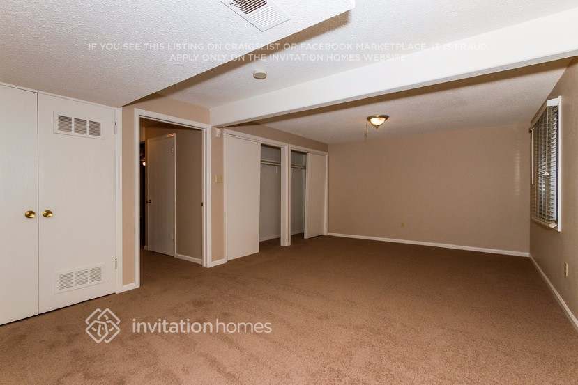 Building Photo - 9276 Clermont Dr