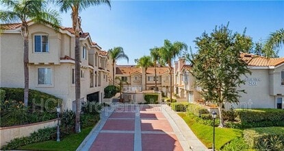 Building Photo - 201 Laurel Ave