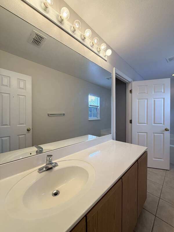 Building Photo - 13046 Waterbourne Dr