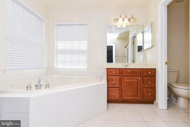 Building Photo - 13003 Belle Meade Trace