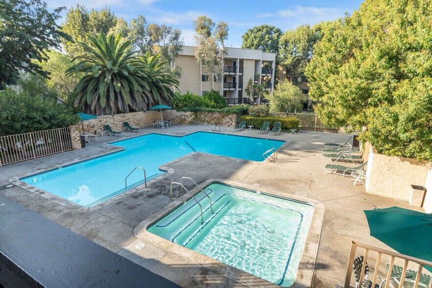 Building Photo - 3113 Raintree Cir