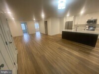 Building Photo - 1087 Mt Tom Rd