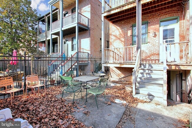 Building Photo - 1756 Park Rd NW