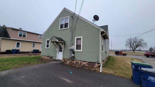 Building Photo - 803 Grand Ave