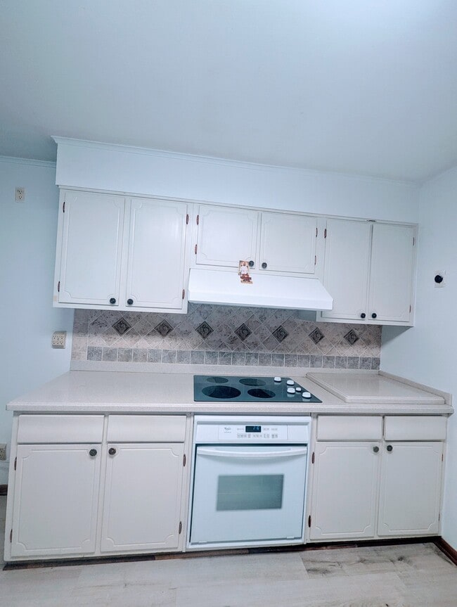 Building Photo - 11124 Farr Dr