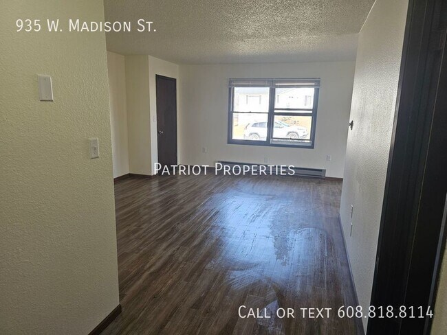 Building Photo - 935 W Madison St