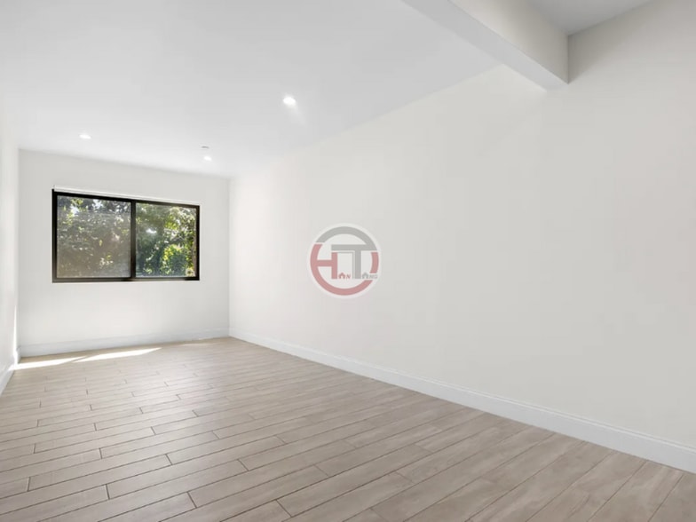 Building Photo - 4578 Manhattan College Pkwy